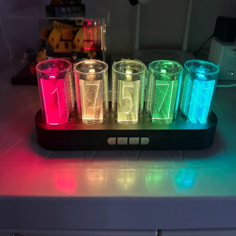 LED Nixie Tube Clock RGB Gamin - đánh giá và giá Office Tech Set Up
